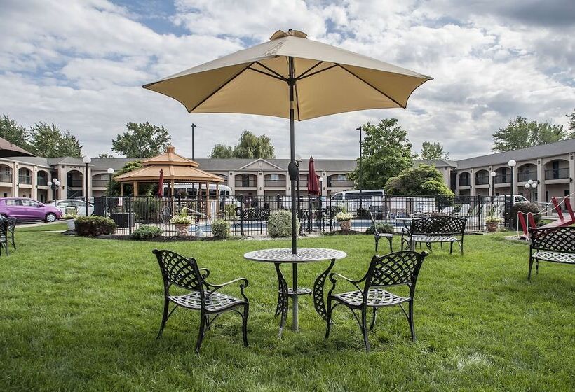 בית מלון כפרי Econo Lodge At The Falls North