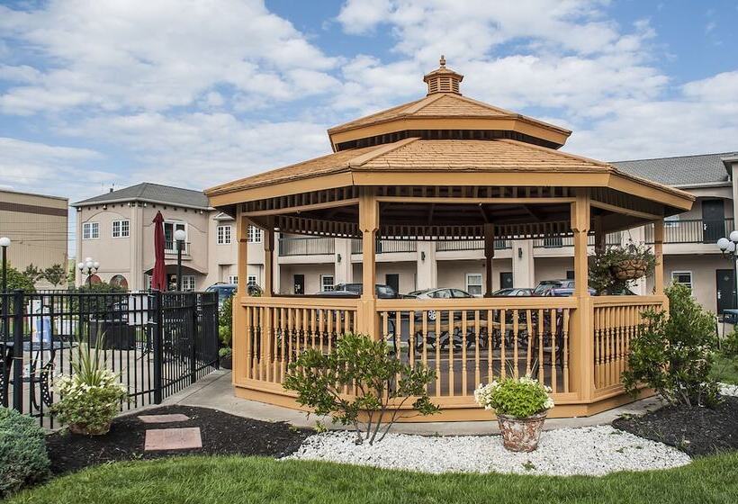 בית מלון כפרי Econo Lodge At The Falls North