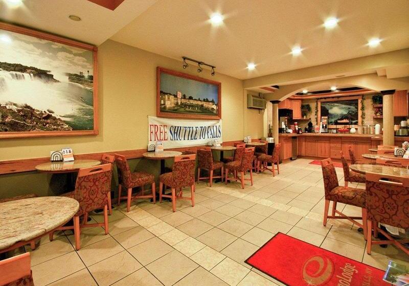 בית מלון כפרי Econo Lodge At The Falls North