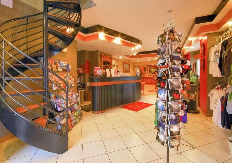 בית מלון כפרי Econo Lodge At The Falls North