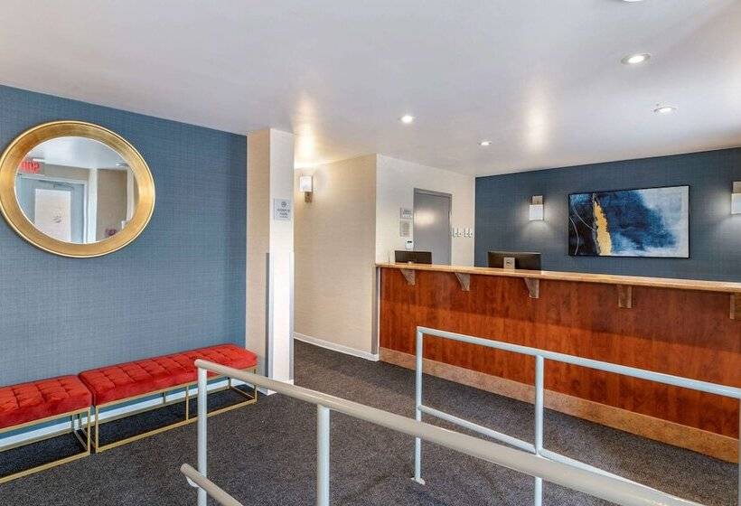 هتل Econo Lodge