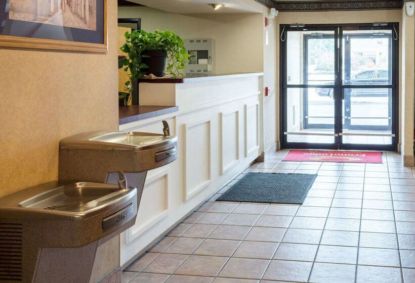 فندق Econo Lodge Near Fort Gregg Adams I 295