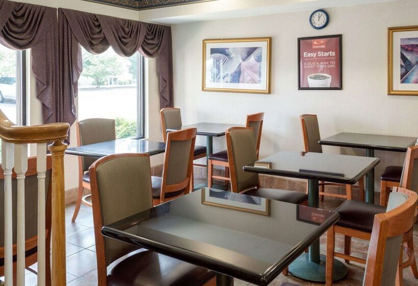 فندق Econo Lodge Near Fort Gregg Adams I 295