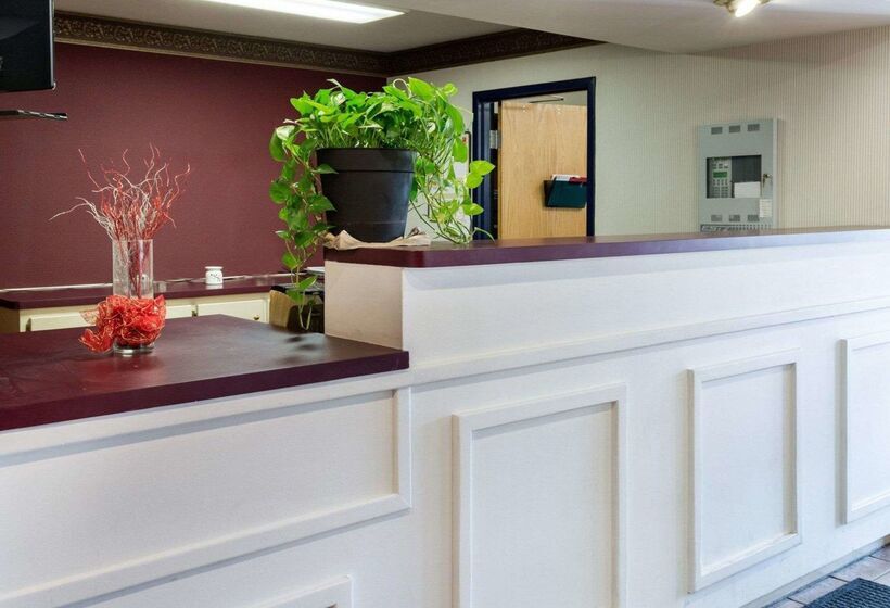 فندق Econo Lodge Near Fort Gregg Adams I 295