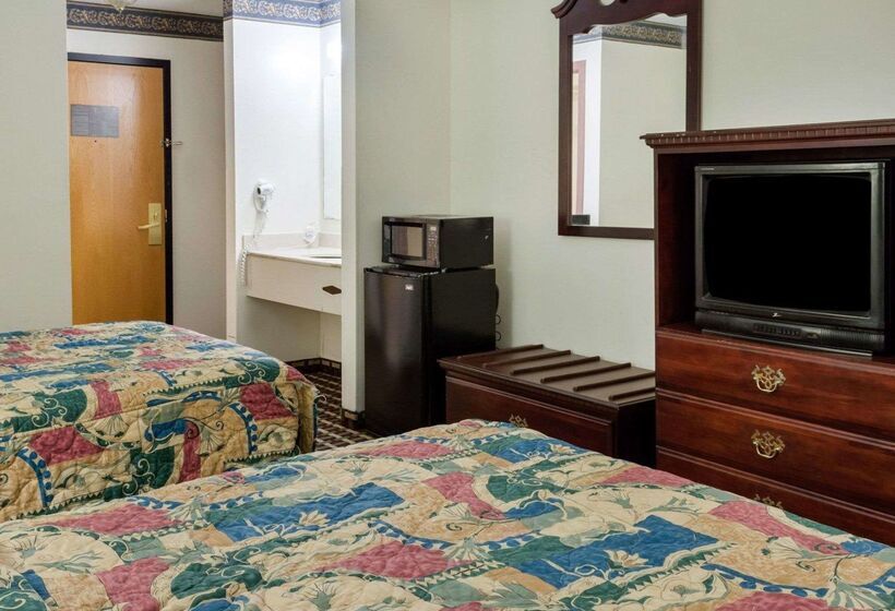 فندق Econo Lodge Near Fort Gregg Adams I 295