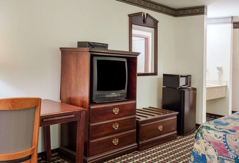 فندق Econo Lodge Near Fort Gregg Adams I 295