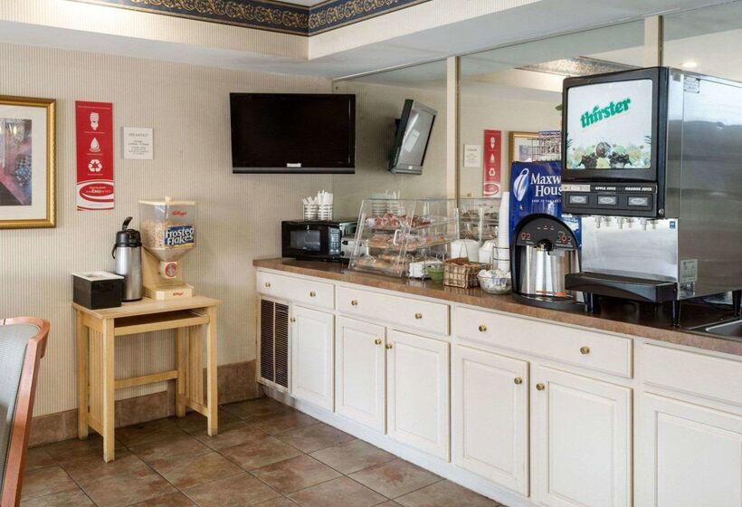 فندق Econo Lodge Near Fort Gregg Adams I 295