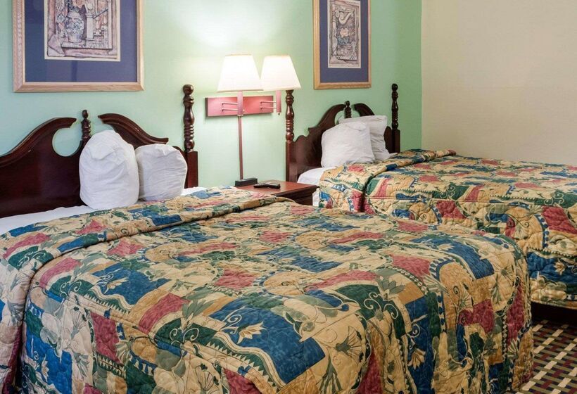 فندق Econo Lodge Near Fort Gregg Adams I 295