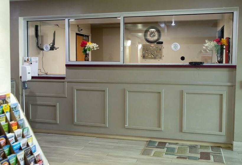 فندق Econo Lodge Near Fort Gregg Adams I 295