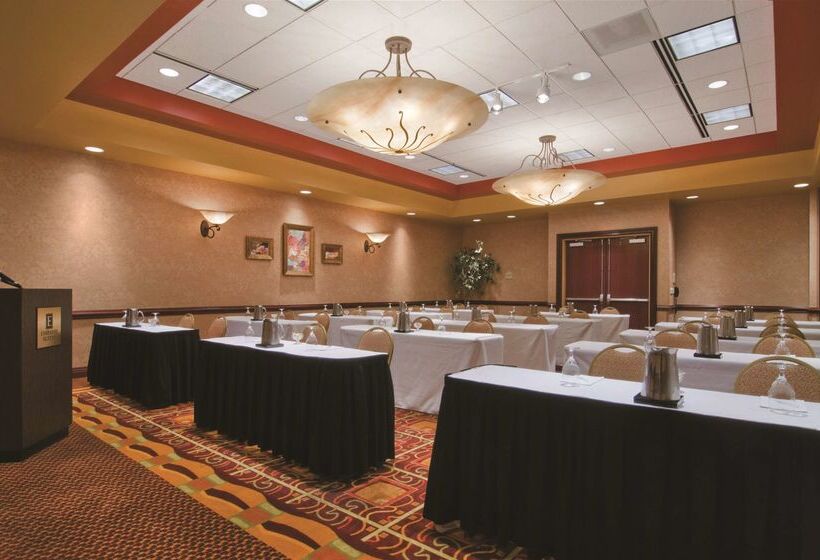 酒店 Embassy Suites By Hilton Hampton Convention Center