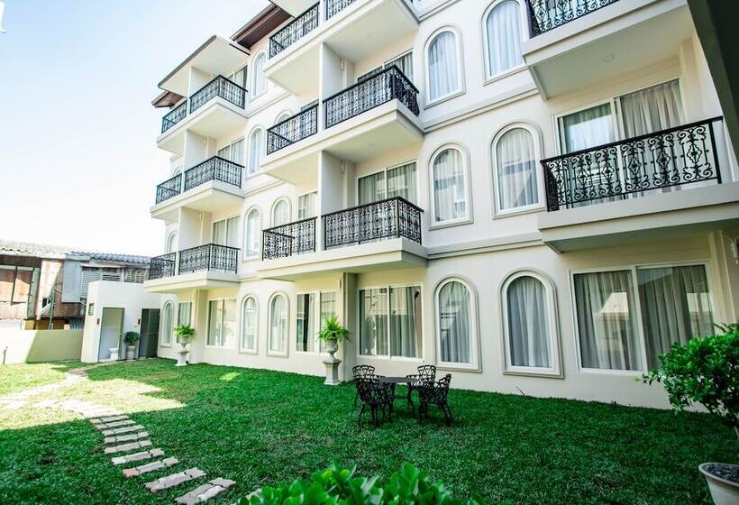 Отель Eurana Boutique