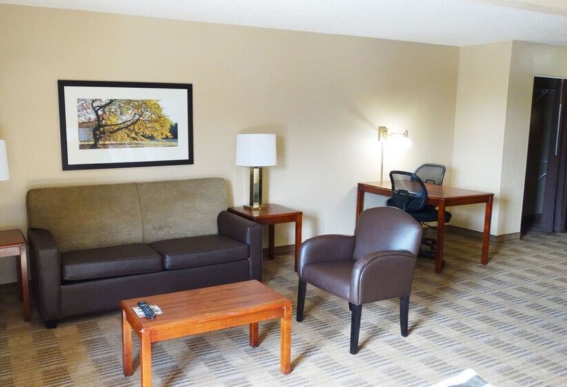 בית מלון כפרי Extended Stay America  Raleigh  Research Triangle Park  Hwy 54