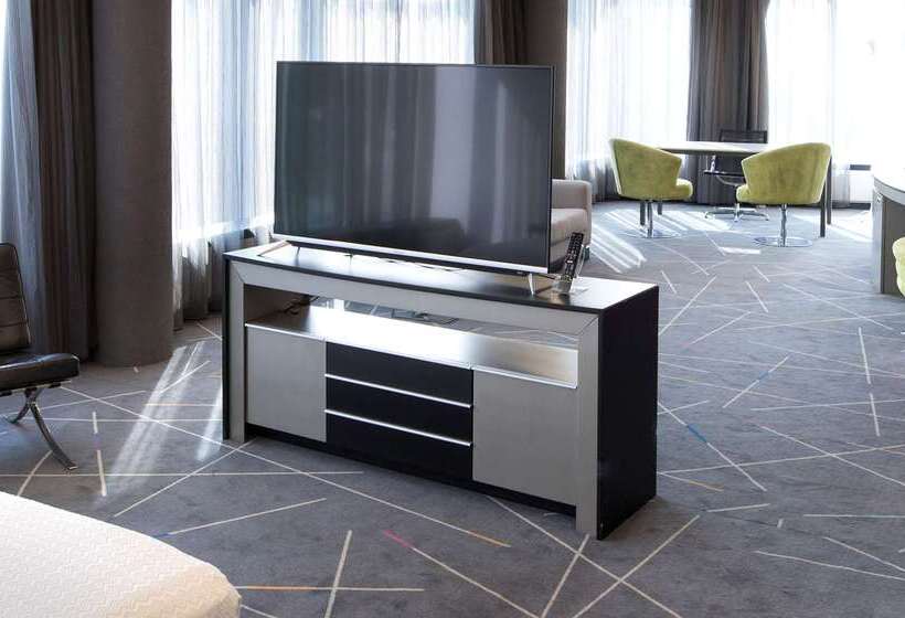 هتل Golden Tulip Zira Belgrade