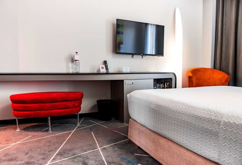 هتل Golden Tulip Zira Belgrade