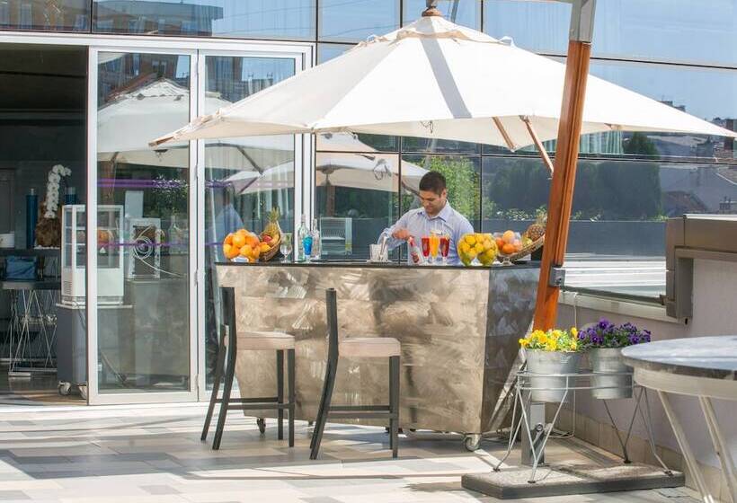 هتل Golden Tulip Zira Belgrade