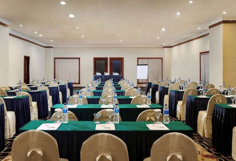 ホテル Grand Mercure Medan Angkasa