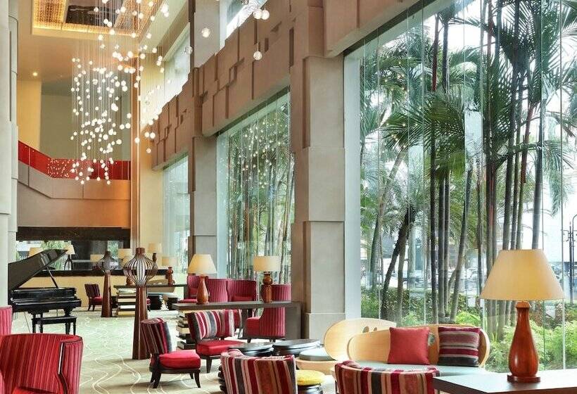 ホテル Grand Mercure Medan Angkasa