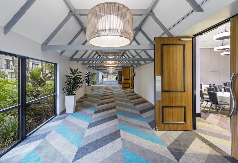 هتل Holiday Inn Auckland Airport, An Ihg