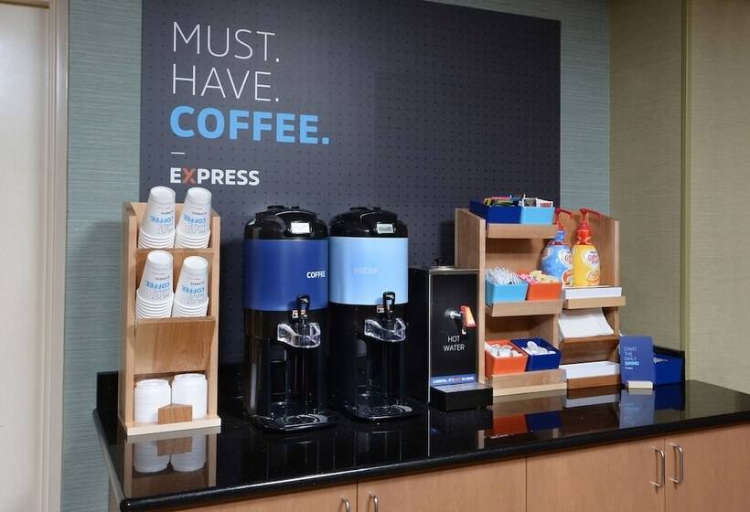 Holiday Inn Express Hotel & Suites High Point South, An Ihg