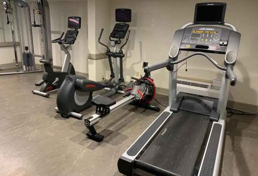 Отель Holiday Inn Express Atlanta Airport   North By Ihg