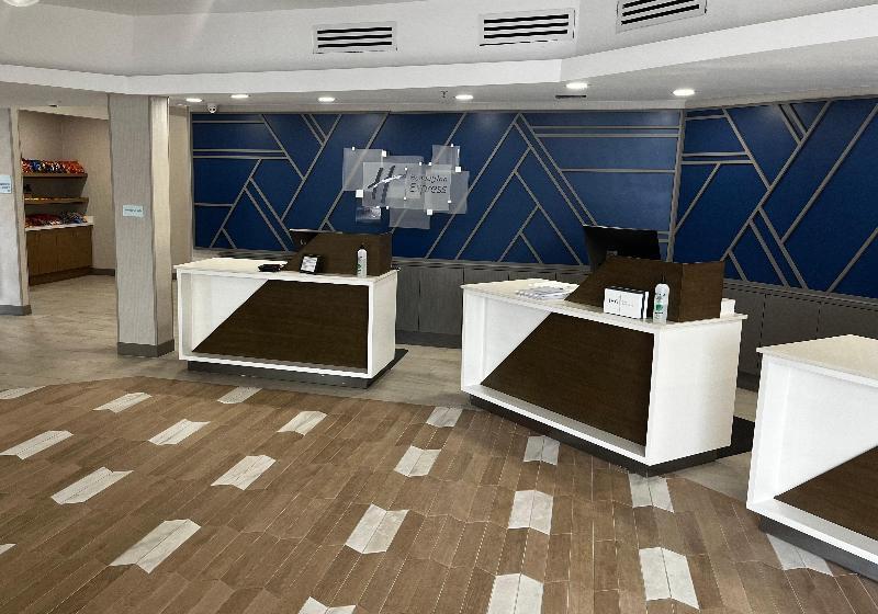 Отель Holiday Inn Express Atlanta Airport   North By Ihg