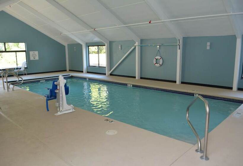 فندق Holiday Inn Express & Suites Waterville   North, An Ihg