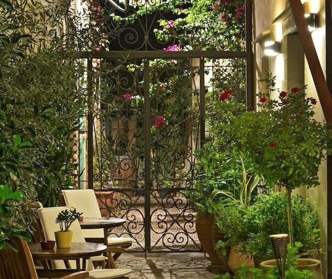 فندق Ionas Boutique