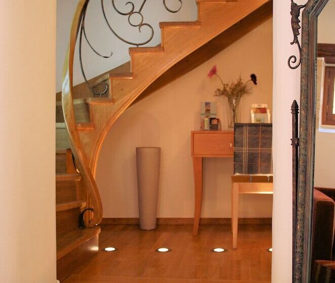 فندق Ionas Boutique