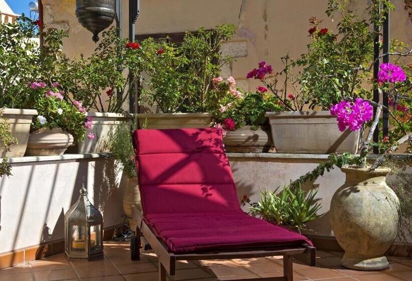 فندق Ionas Boutique