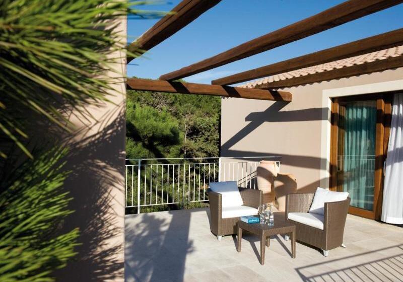 בית מלון כפרי Is Arenas Resort