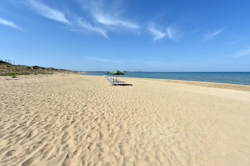 בית מלון כפרי Is Arenas Resort