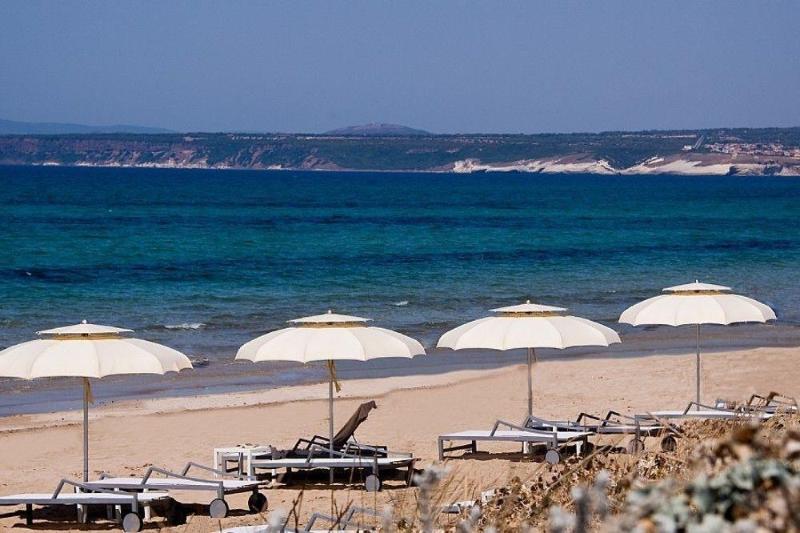 בית מלון כפרי Is Arenas Resort