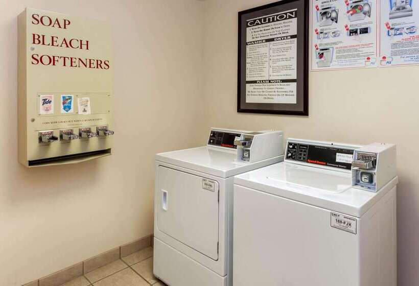 فندق La Quinta By Wyndham Milwaukee Sw New Berlin