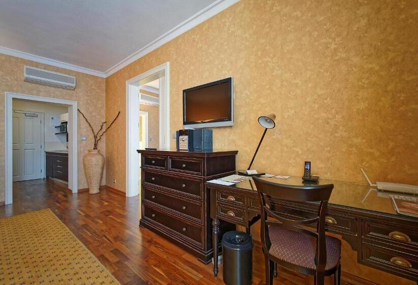 Skaritz Hotel & Residence