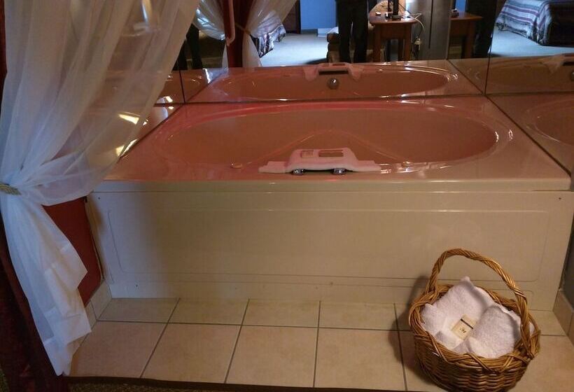 Madelia Hotel & Suites