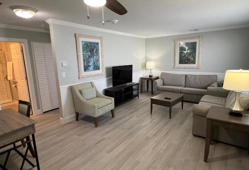 فندق Marco Island Lakeside Inn