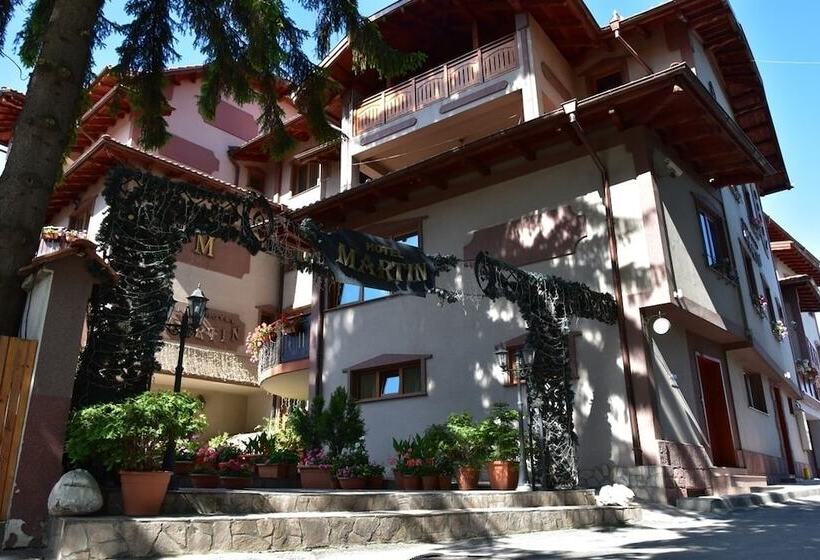 فندق Martin Club