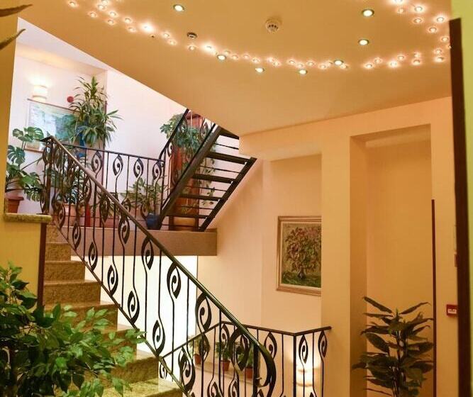 فندق Martin Club