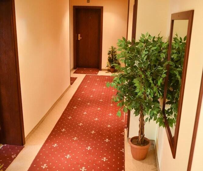 فندق Martin Club