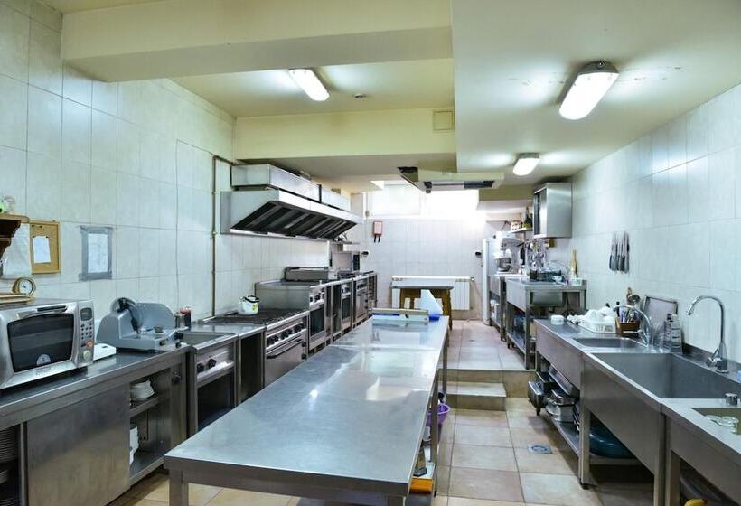 فندق Martin Club