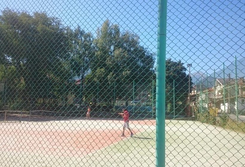 فندق Martin Club