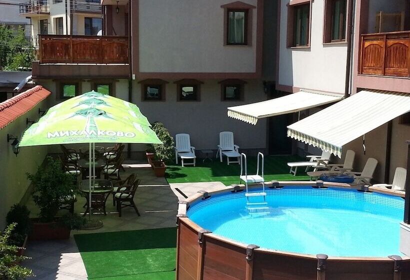 فندق Martin Club