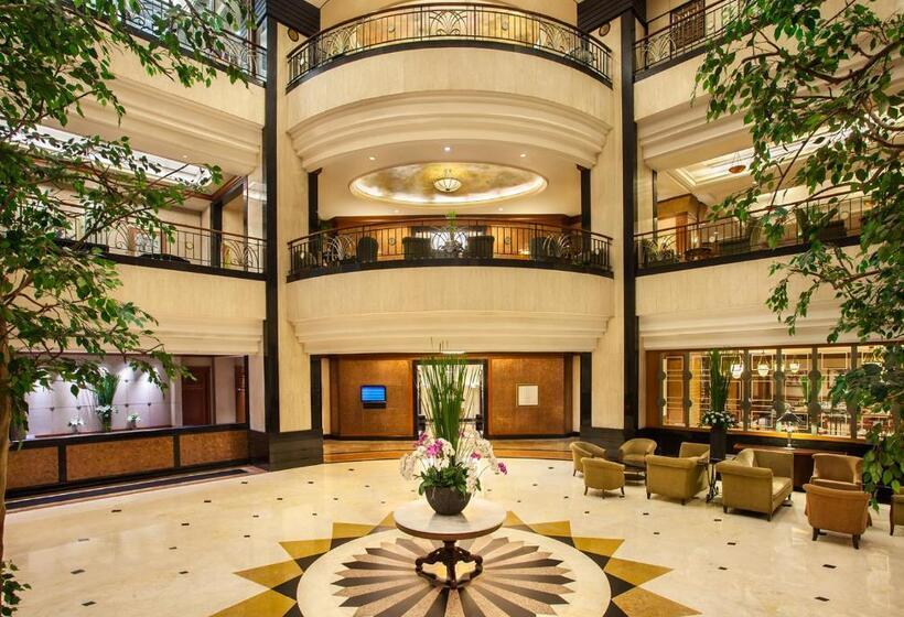 هتل Menara Peninsula