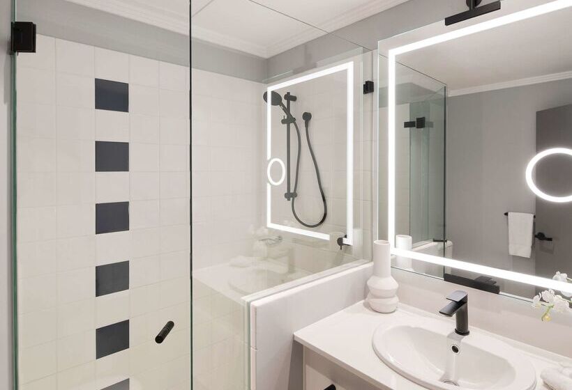 Отель The Sebel Sydney Martin Place