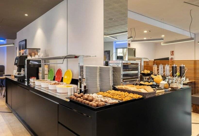 Отель Naitly Barcelona Poblenou