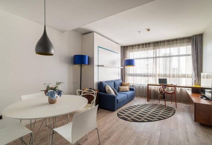 Отель Naitly Barcelona Poblenou