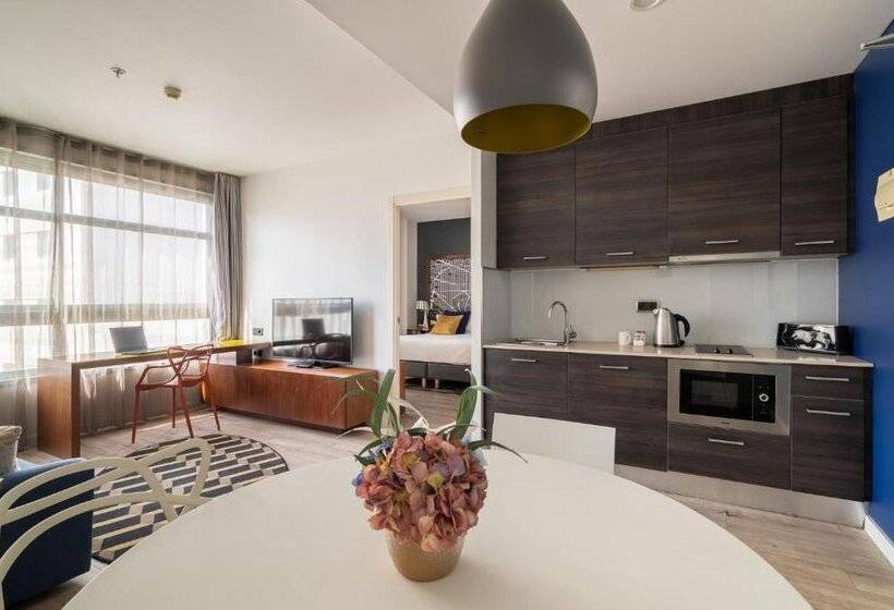 Отель Naitly Barcelona Poblenou