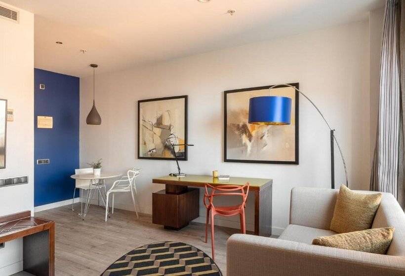 Отель Naitly Barcelona Poblenou