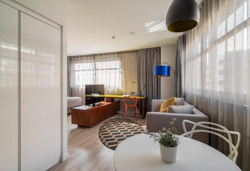 Отель Naitly Barcelona Poblenou