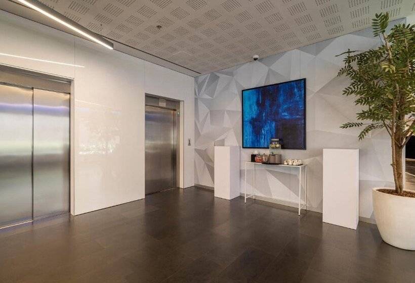 Отель Naitly Barcelona Poblenou